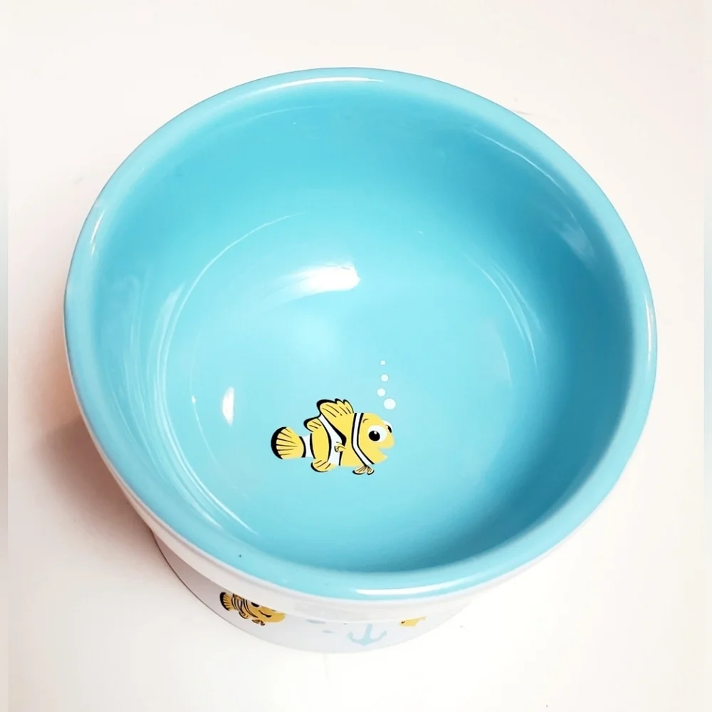 Pixar Finding Nemo Short Shape Non-Skid Elevated Ceramic 1 Cup Cat Bowl